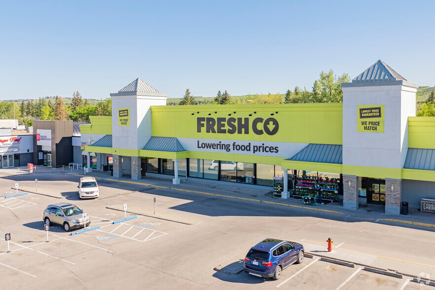 3630 Brentwood Blvd NW, Calgary, AB for lease - Building Photo - Image 2 of 6