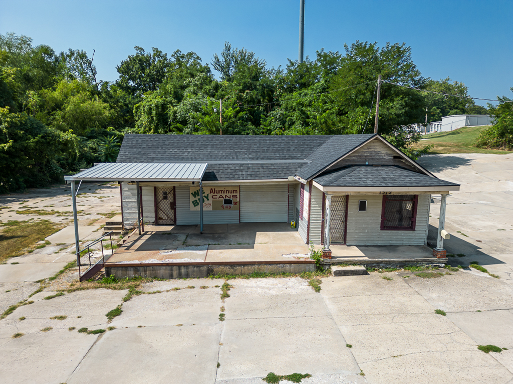 1512 S 2nd St, Leavenworth, KS for sale Primary Photo- Image 1 of 16