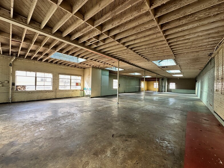 1327 S Olive St, Los Angeles, CA for lease - Interior Photo - Image 3 of 13