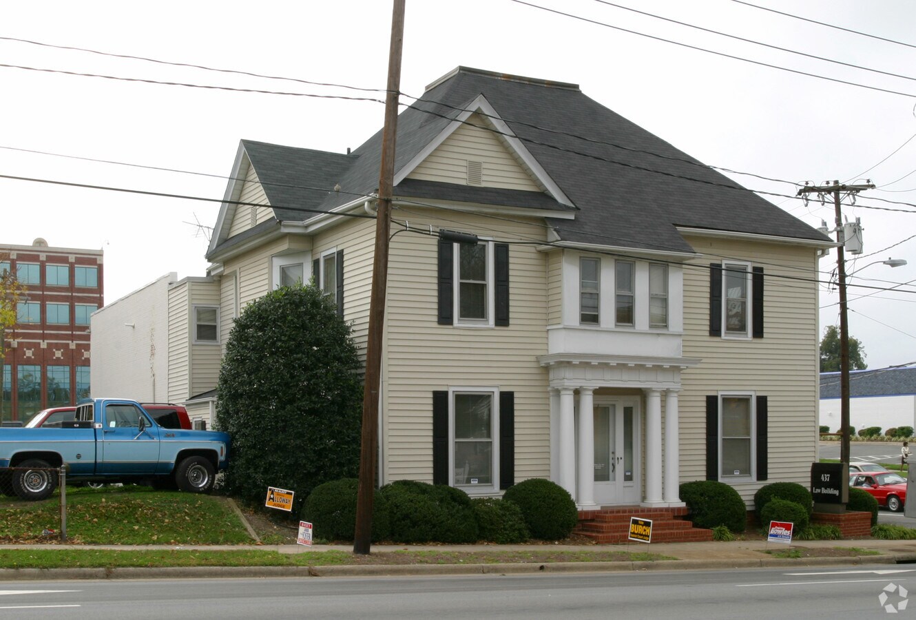 437 W Friendly Ave, Greensboro, NC 27401