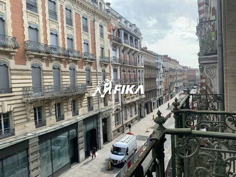 Office in Toulouse for lease - Building Photo - Image 1 of 11