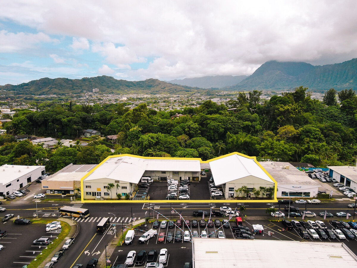 46174 Kahuhipa St, Kaneohe, HI 96744 Showroom and Warehouse Space