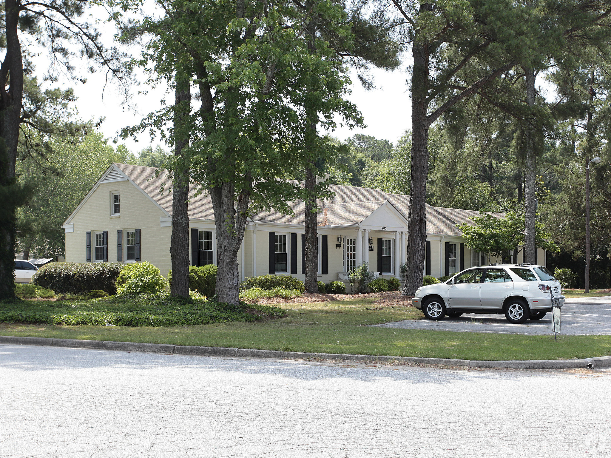 205 Jeff Davis Pl, Fayetteville, GA for lease Building Photo- Image 1 of 9