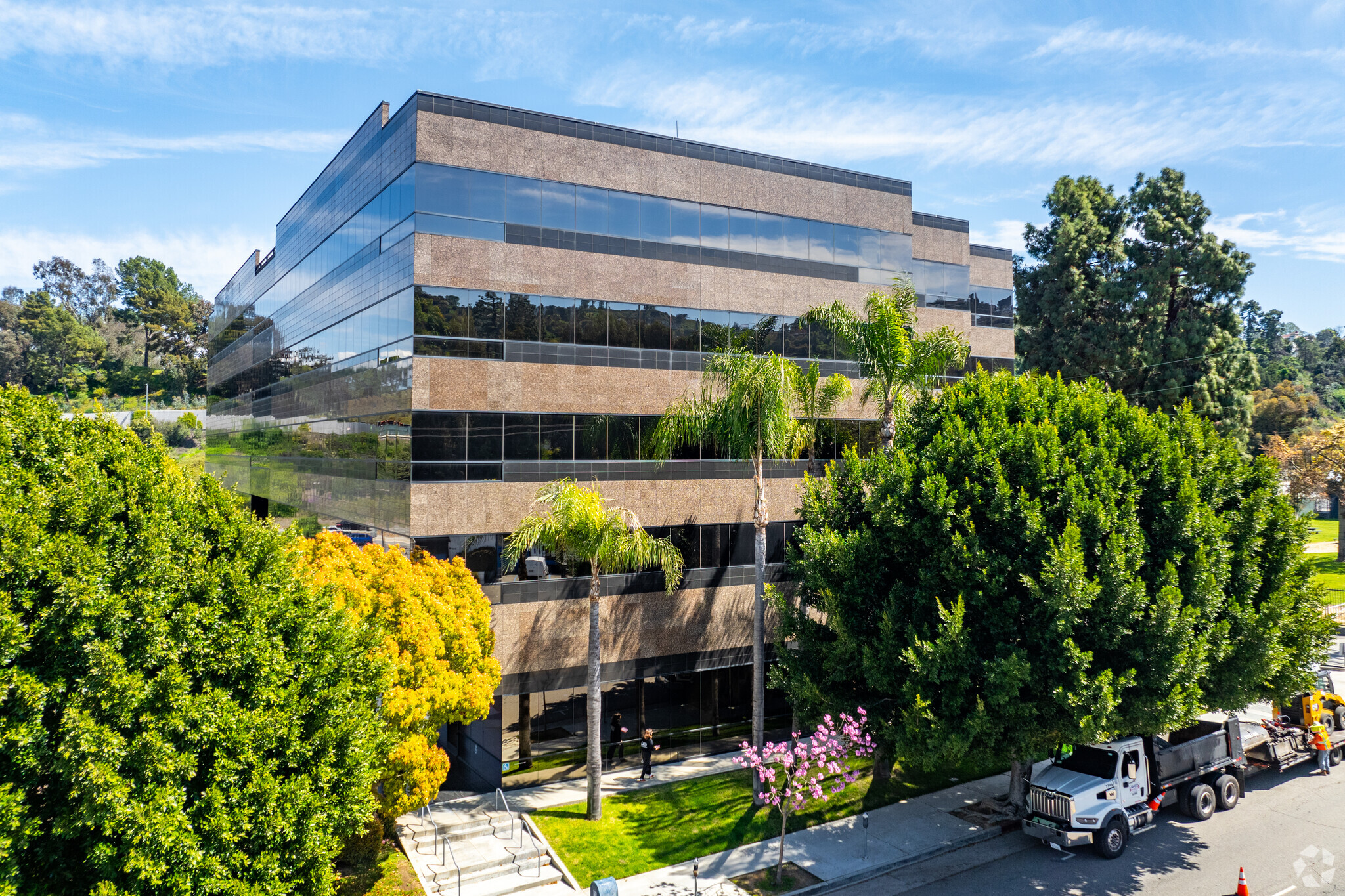 3330 Cahuenga Blvd W, Los Angeles, CA for lease Building Photo- Image 1 of 6