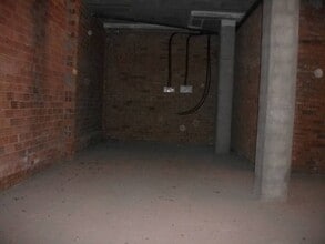 Retail in Manresa, Barcelona for lease Interior Photo- Image 2 of 2