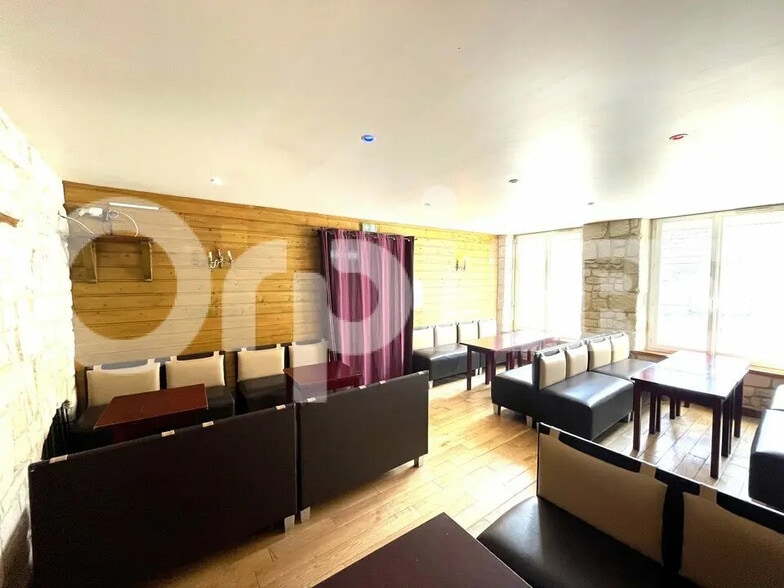 Retail in Laigneville for sale - Interior Photo - Image 3 of 5