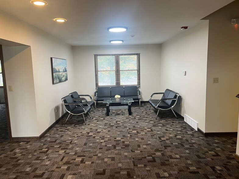 4500 Pewter Ln, Manlius, NY for lease - Building Photo - Image 2 of 7