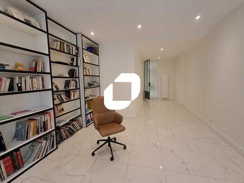 Office in Bordeaux for lease - Interior Photo - Image 2 of 9