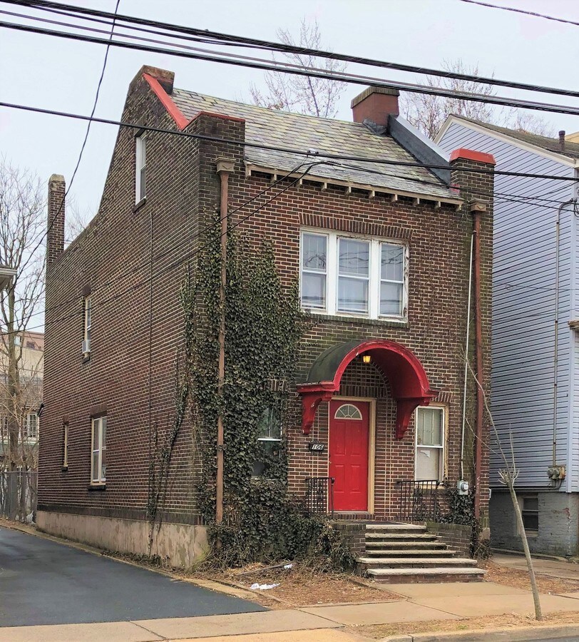 106 Hamilton St, New Brunswick, NJ 08901