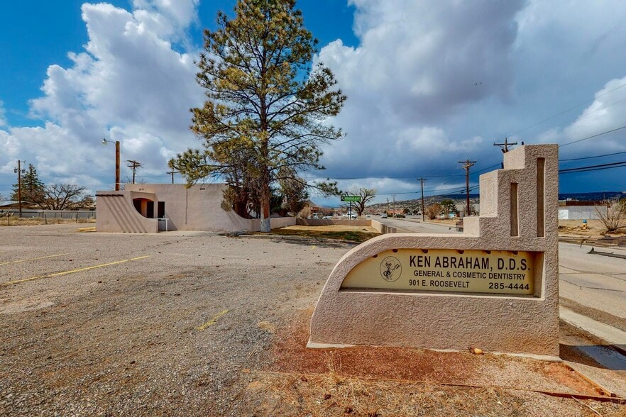 901 E Roosevelt Ave, Grants, NM for sale - Building Photo - Image 2 of 14