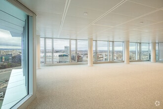 6 Allée de L'arche, Courbevoie for lease Interior Photo- Image 1 of 5