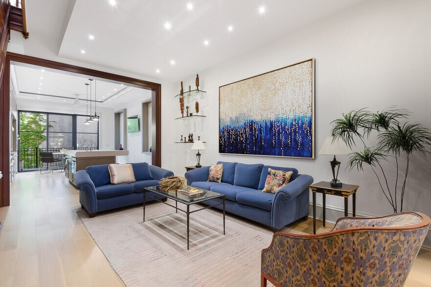 425 Convent Ave, New York, NY for sale - Primary Photo - Image 1 of 17