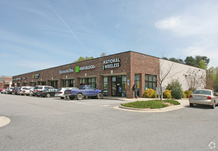 2040 Hicone Rd, Greensboro, NC for lease - Building Photo - Image 2 of 4