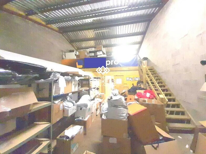 Flex in Orléans for lease - Interior Photo - Image 2 of 20