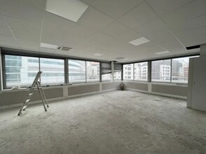 Office in Courbevoie for lease Interior Photo- Image 1 of 3