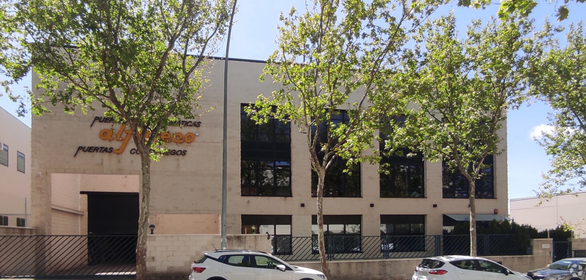 Calle Carpinteros, 1704, Boadilla del Monte, Madrid for sale Primary Photo- Image 1 of 1