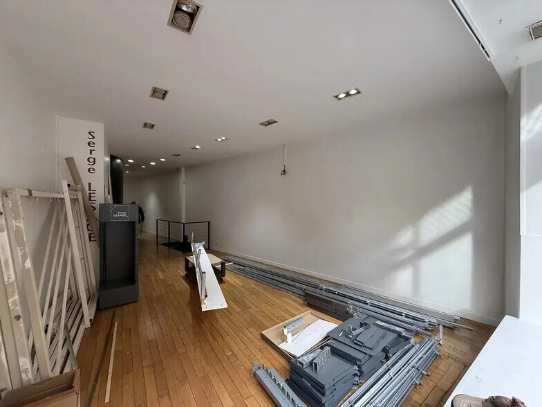 Retail in Paris for lease - Interior Photo - Image 3 of 9