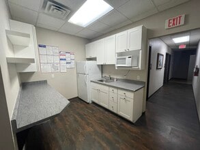 4916-4920 Triangle St, McFarland, WI for lease Building Photo- Image 1 of 4