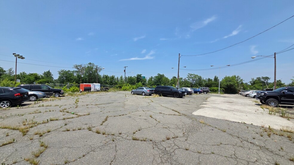 5719 Leesburg Pike, Falls Church, VA for lease - Building Photo - Image 3 of 3
