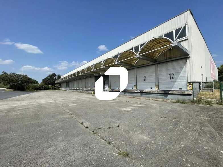 Industrial in La Veuve for sale - Building Photo - Image 1 of 5