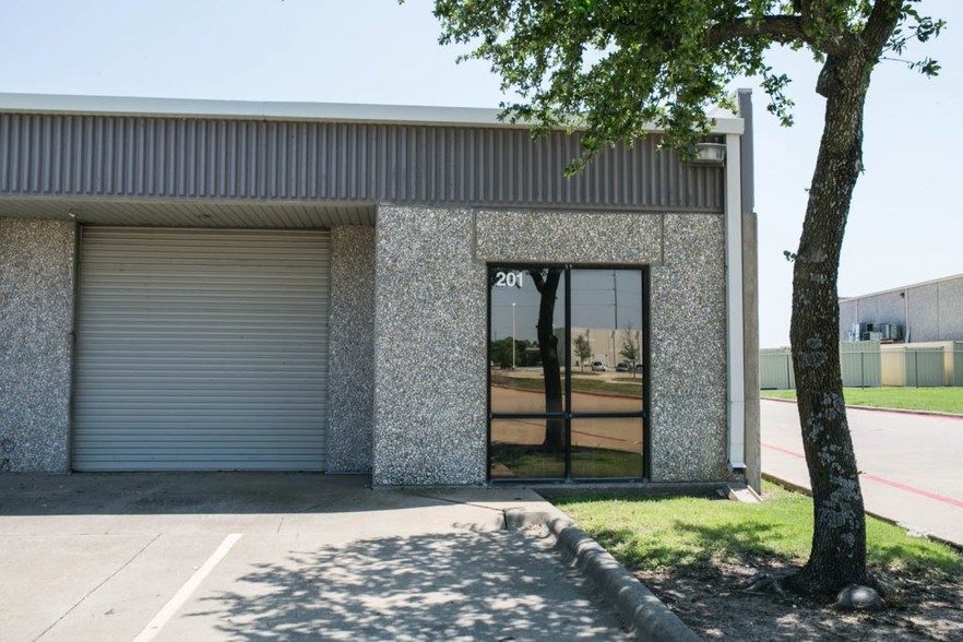 500 E Arapaho Rd, Richardson, TX for lease - Building Photo - Image 3 of 5