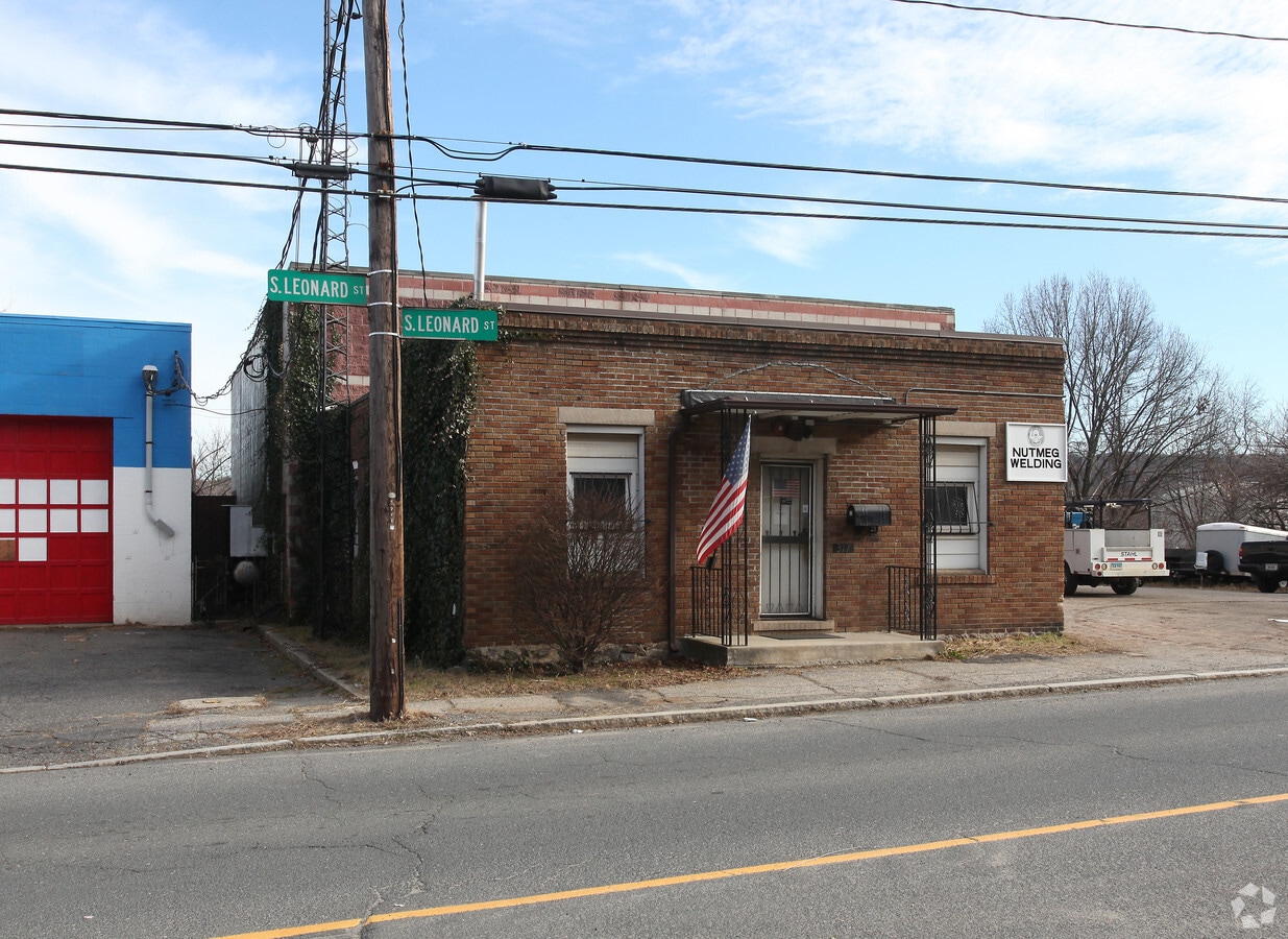 317 S Leonard St, Waterbury, CT 06708