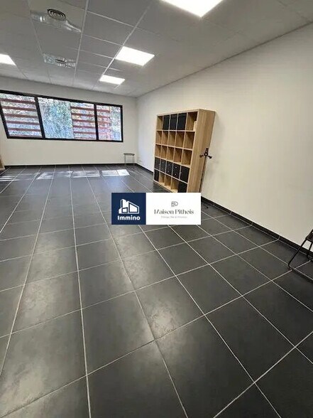 Office in Le Pradet for sale - Interior Photo - Image 3 of 5