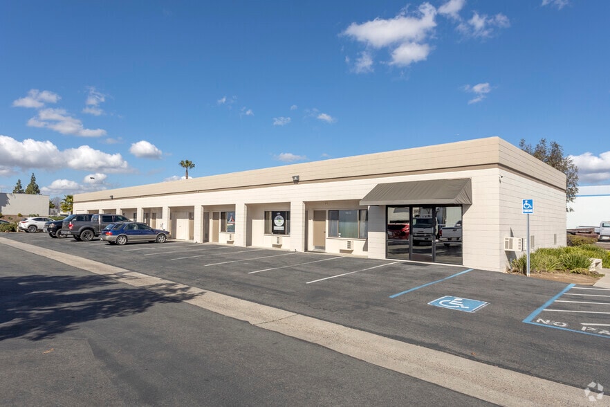 1451-1487 W Industrial Ave, Escondido, CA for lease - Primary Photo - Image 1 of 3