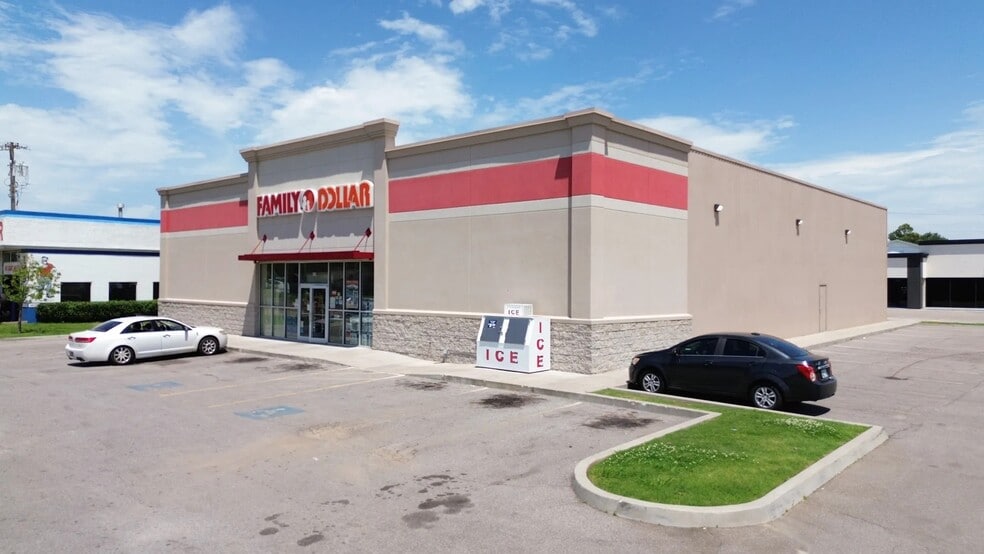 815 NW 12th St, Moore, OK for sale - Building Photo - Image 2 of 4