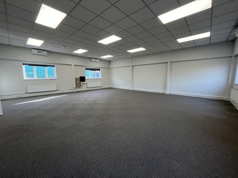 11-15 Schneider Business Park, Felixstowe for lease - Building Photo - Image 2 of 11