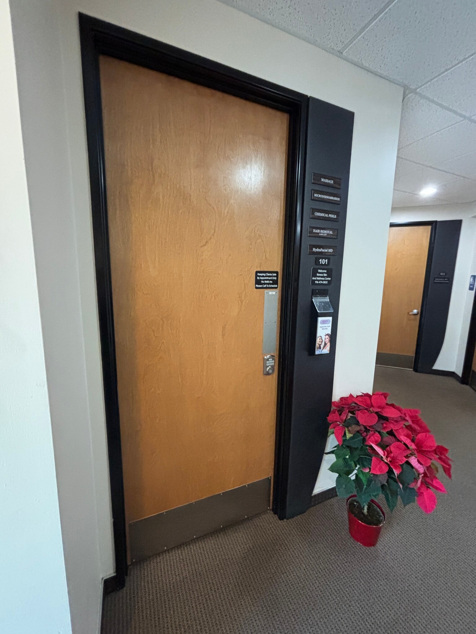 1611 Creekside Dr, Folsom, CA for lease Interior Photo- Image 1 of 25