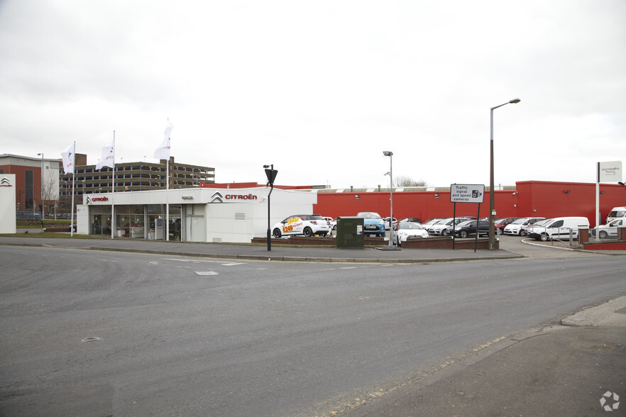 Park Rd, Oldham for sale - Primary Photo - Image 1 of 5