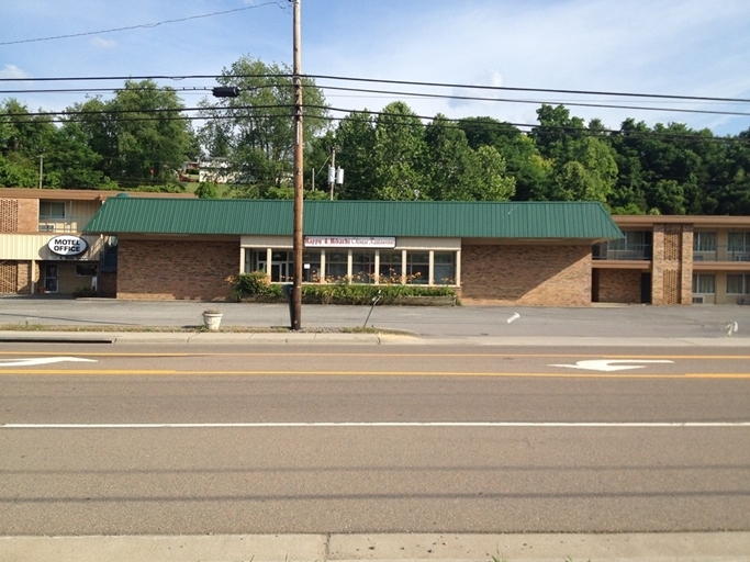 1312 E Main St, Lebanon, VA for sale - Primary Photo - Image 1 of 1