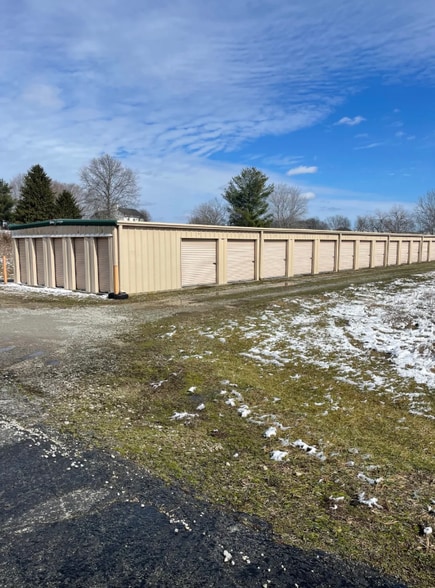 35 Arnold Ln, Bloomfield, KY for sale - Primary Photo - Image 1 of 8