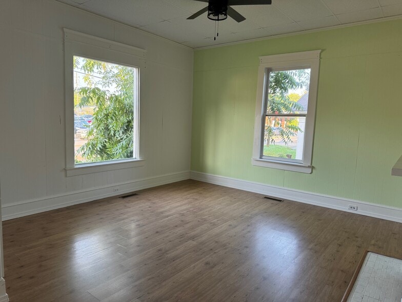 103 Temple Ave, Newnan, GA for sale - Building Photo - Image 2 of 15