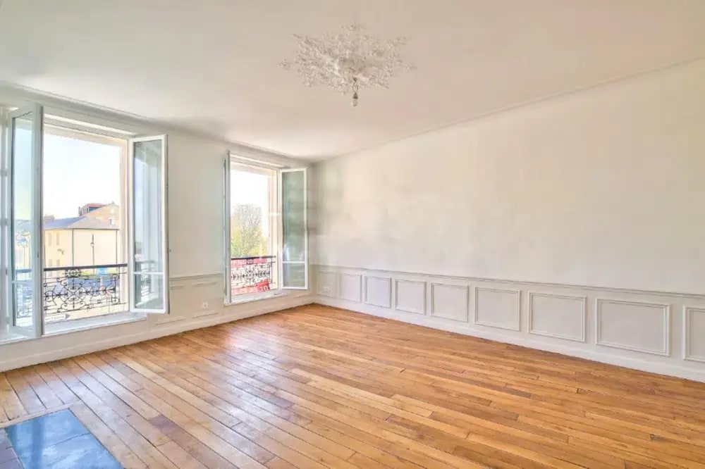 Place André Malraux, Saint-Germain-en-Laye for lease Interior Photo- Image 1 of 2