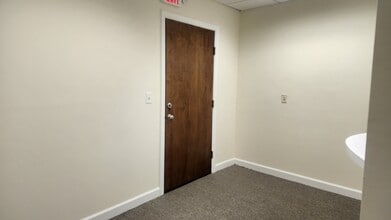 2 W Northfield Rd, Livingston, NJ for lease Interior Photo- Image 2 of 6