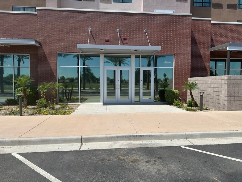 860 N Riverside St, Mesa, AZ for lease - Building Photo - Image 3 of 10