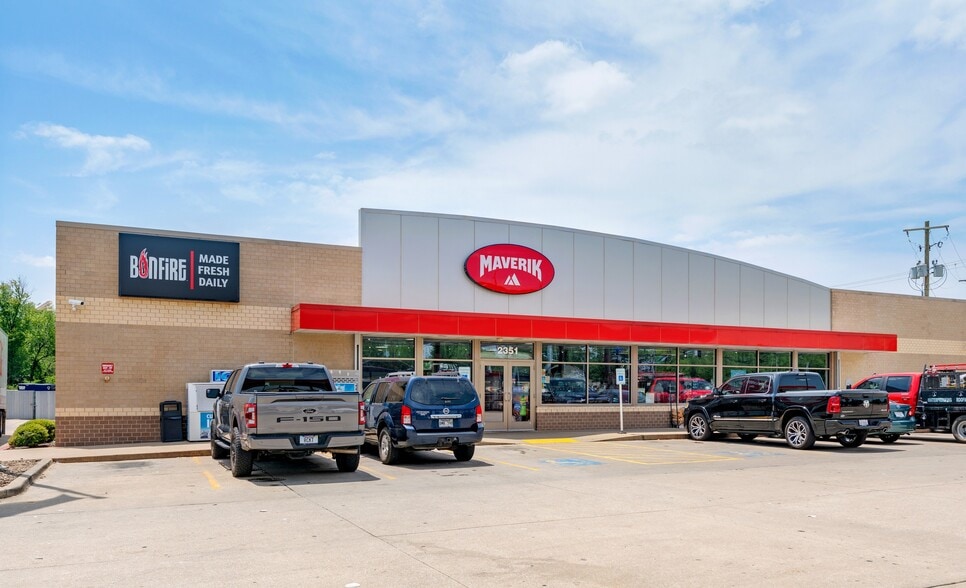 2351 W Sunset Ave, Springdale, AR for sale - Building Photo - Image 3 of 6