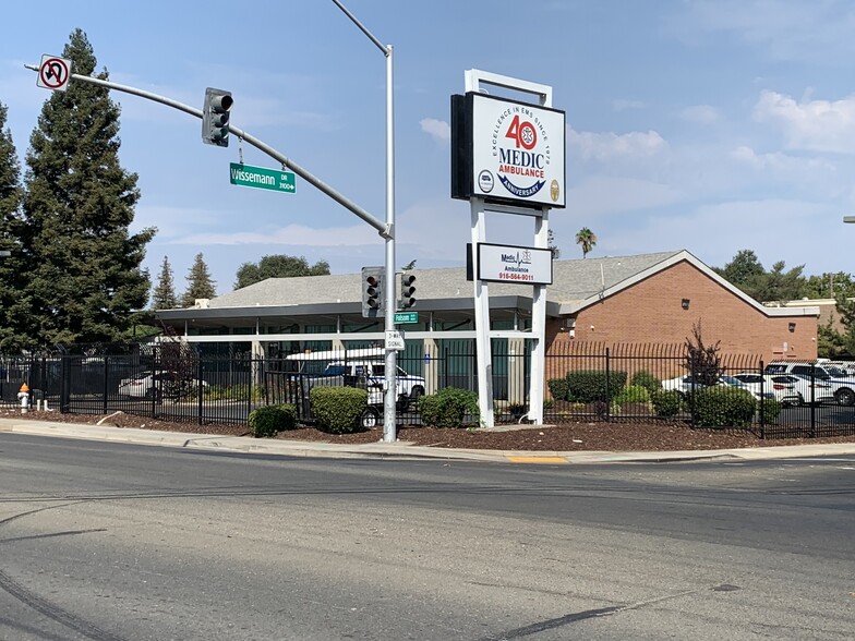 8689 Folsom Blvd, Sacramento, CA for sale - Building Photo - Image 1 of 1