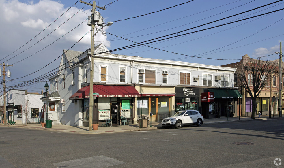 136-140 Cedarhurst Ave, Cedarhurst, NY for lease - Building Photo - Image 2 of 3