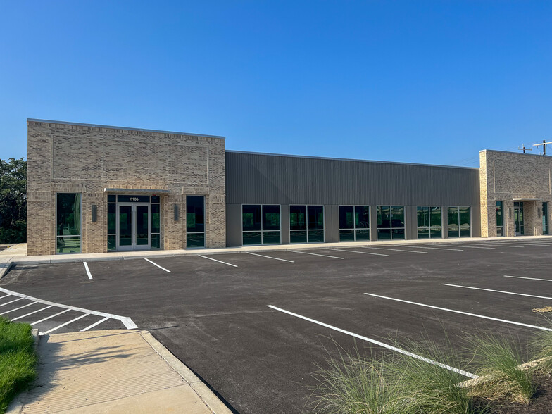 19106 N Highway 281, San Antonio, TX for lease - Building Photo - Image 2 of 6