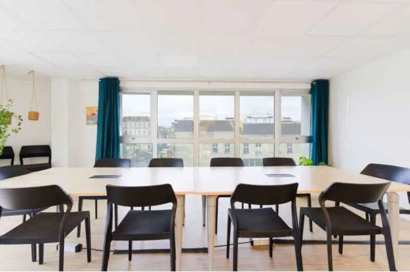 Office in Bordeaux for lease - Interior Photo - Image 3 of 8