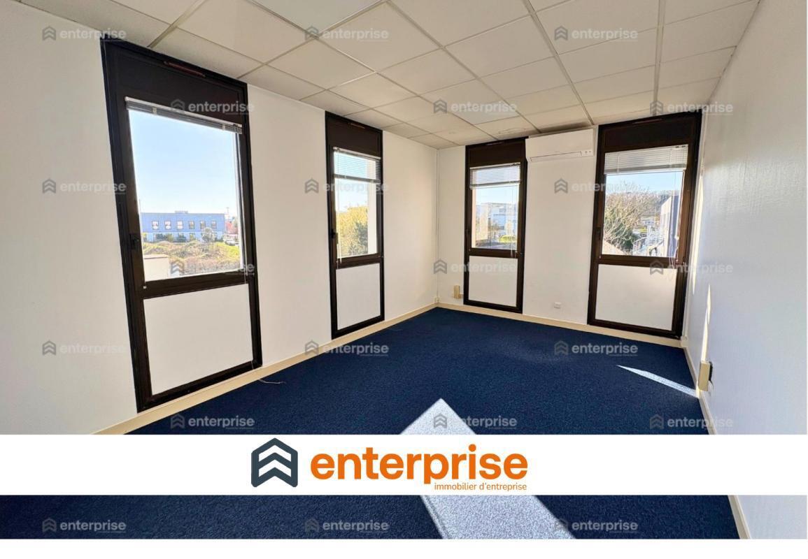 Office in Compiègne for sale Interior Photo- Image 1 of 2