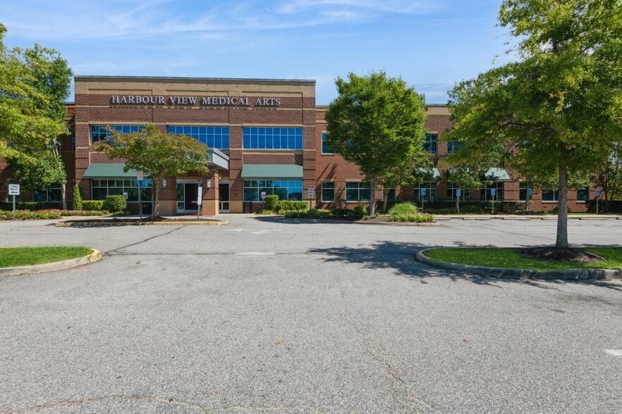 5838 Harbour View Blvd, Suffolk, VA for lease - Building Photo - Image 2 of 5