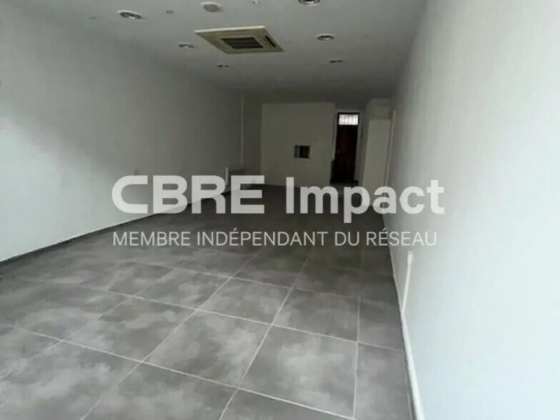 Retail in Dijon for lease - Interior Photo - Image 2 of 6