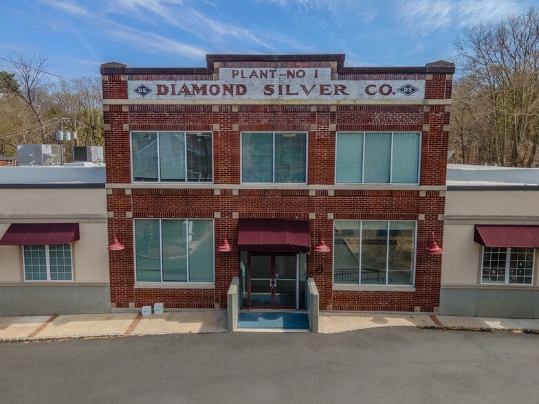 24 Arnett Ave, Lambertville, NJ for lease - Building Photo - Image 3 of 17