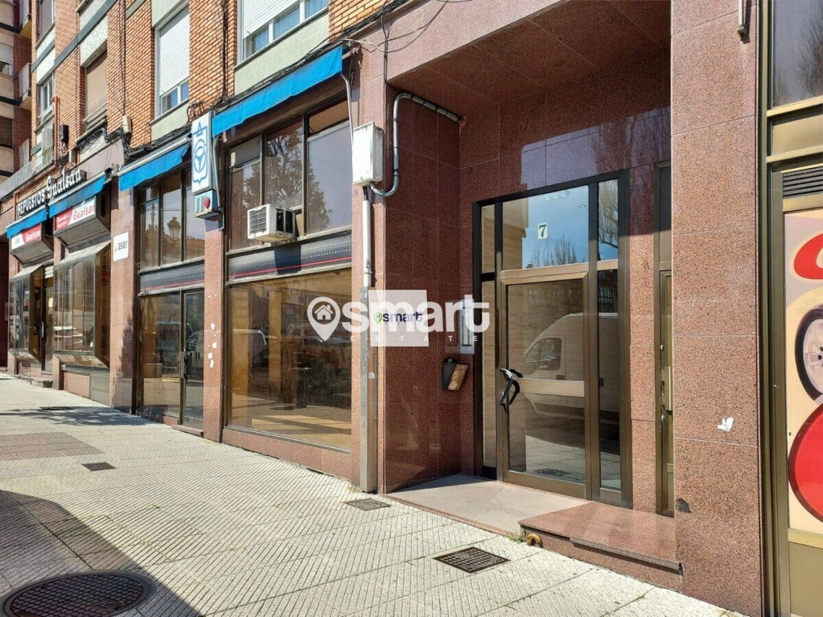 Oviedo, AST 33011 -  -  - Interior Photo - Image 1 of 7