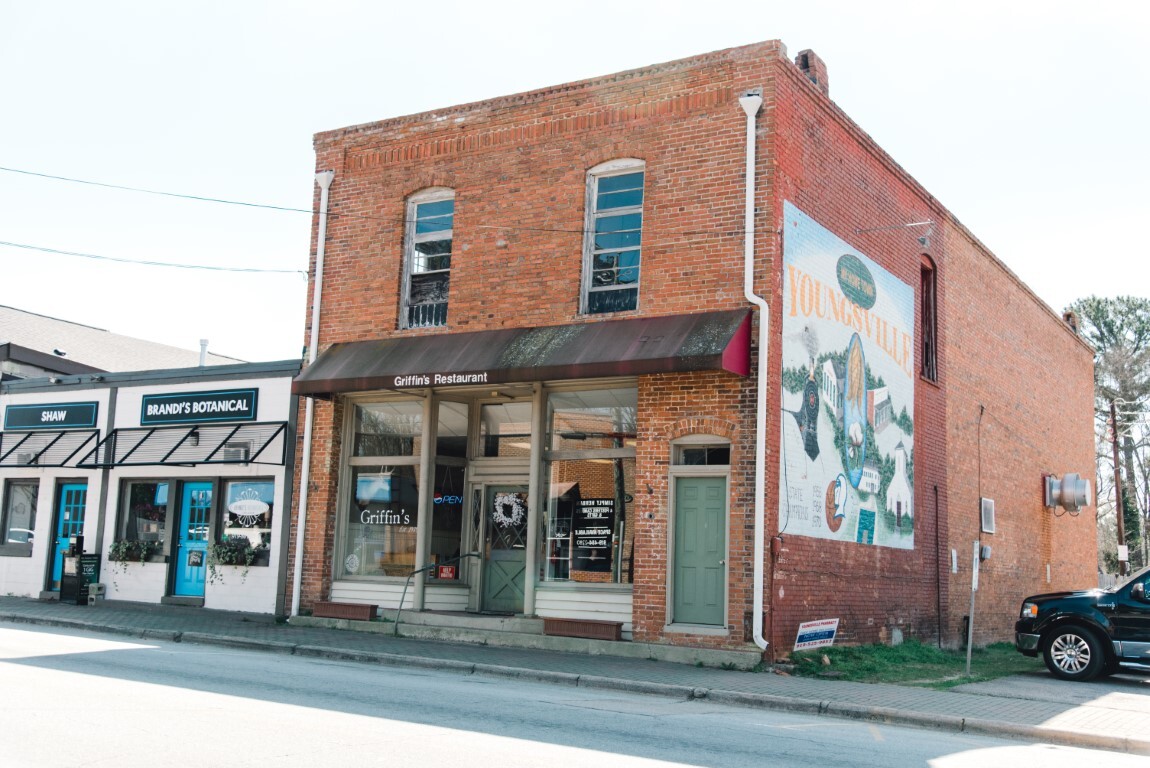 132 E Main St, Youngsville, NC for sale Primary Photo- Image 1 of 1