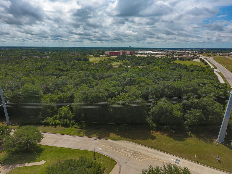 N Earl Rudder Fwy, Bryan, TX for sale - Building Photo - Image 3 of 4